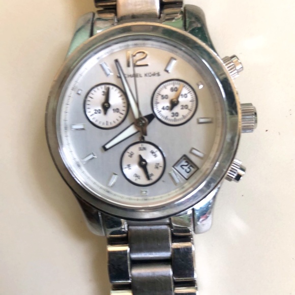 Michael Kors Women's Watch - Picture 1 of 5